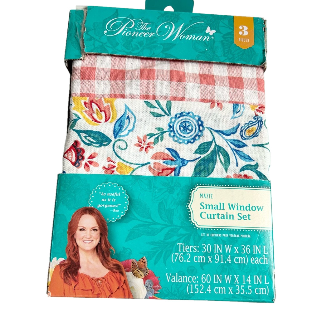 The Pioneer Woman 3 Piece Small Curtain Set